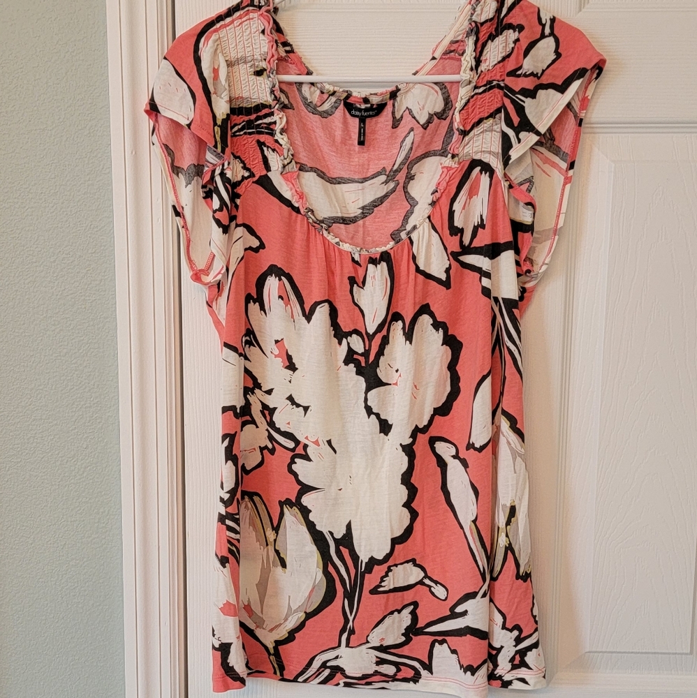 Daisy Fuentes Women's Capped Sleeve Top Size L